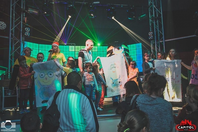 Kinder Party, Minionki i Mikołaj w Clubie Capitol [06.12.2015] - zdjęcie #50 - eOstroleka.pl