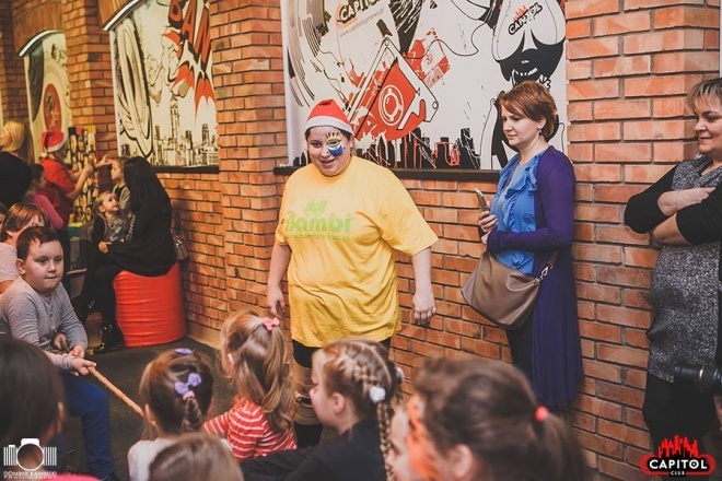 Kinder Party, Minionki i Mikołaj w Clubie Capitol [06.12.2015] - zdjęcie #45 - eOstroleka.pl