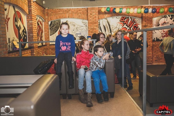 Kinder Party, Minionki i Mikołaj w Clubie Capitol [06.12.2015] - zdjęcie #36 - eOstroleka.pl
