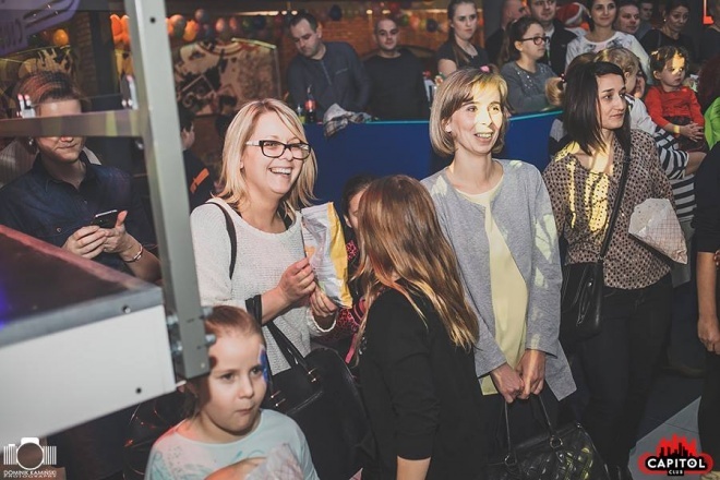 Kinder Party, Minionki i Mikołaj w Clubie Capitol [06.12.2015] - zdjęcie #34 - eOstroleka.pl