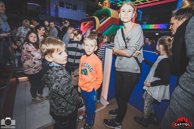 Kinder Party, Minionki i Mikołaj w Clubie Capitol [06.12.2015] - zdjęcie #24 - eOstroleka.pl