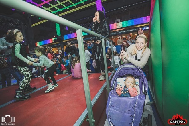 Kinder Party, Minionki i Mikołaj w Clubie Capitol [06.12.2015] - zdjęcie #14 - eOstroleka.pl