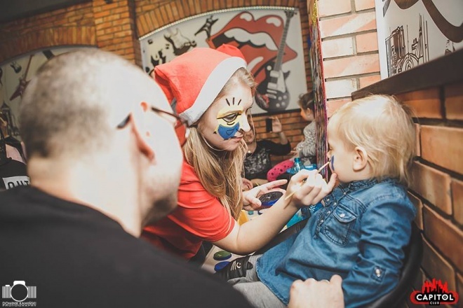 Kinder Party, Minionki i Mikołaj w Clubie Capitol [06.12.2015] - zdjęcie #13 - eOstroleka.pl
