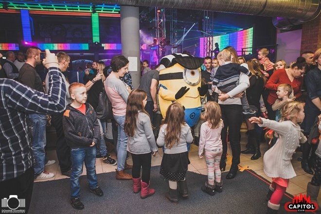 Kinder Party, Minionki i Mikołaj w Clubie Capitol [06.12.2015] - zdjęcie #6 - eOstroleka.pl