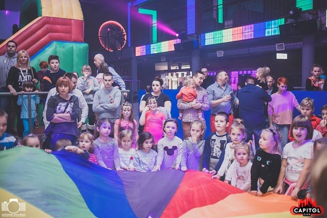 Kinder Party, Minionki i Mikołaj w Clubie Capitol [06.12.2015] - zdjęcie #3 - eOstroleka.pl