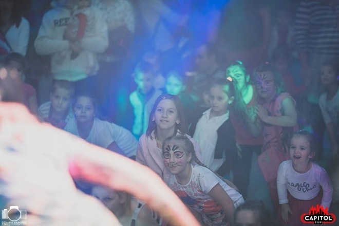 Kinder Party, Minionki i Mikołaj w Clubie Capitol [06.12.2015] - zdjęcie #245 - eOstroleka.pl