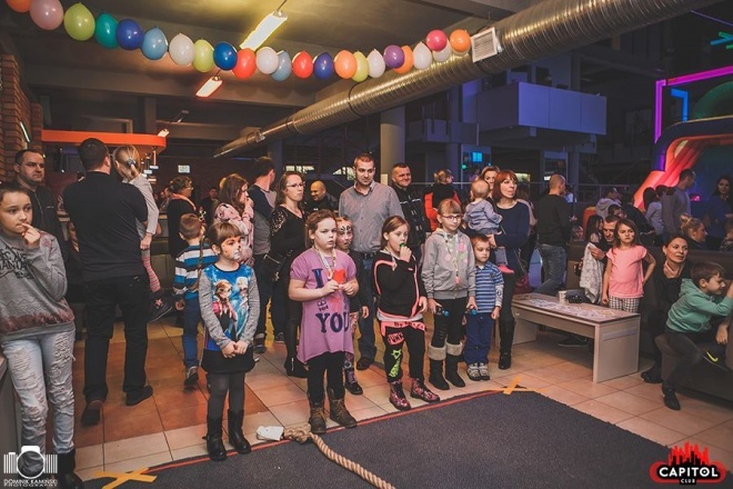 Kinder Party, Minionki i Mikołaj w Clubie Capitol [06.12.2015] - zdjęcie #236 - eOstroleka.pl