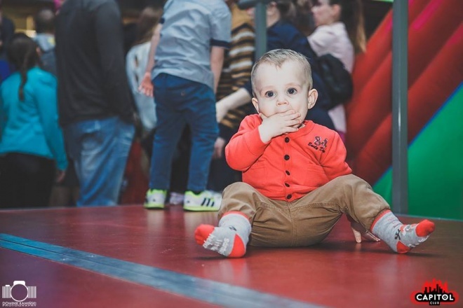 Kinder Party, Minionki i Mikołaj w Clubie Capitol [06.12.2015] - zdjęcie #218 - eOstroleka.pl