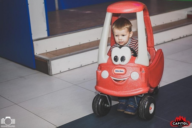 Kinder Party, Minionki i Mikołaj w Clubie Capitol [06.12.2015] - zdjęcie #200 - eOstroleka.pl