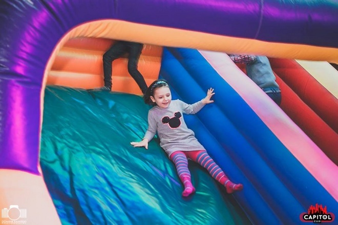 Kinder Party, Minionki i Mikołaj w Clubie Capitol [06.12.2015] - zdjęcie #197 - eOstroleka.pl
