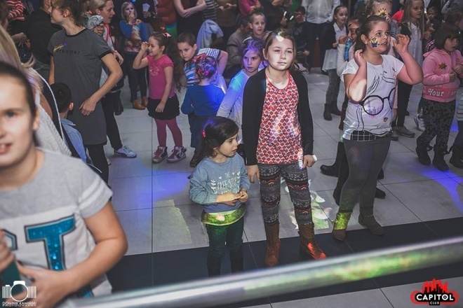 Kinder Party, Minionki i Mikołaj w Clubie Capitol [06.12.2015] - zdjęcie #194 - eOstroleka.pl