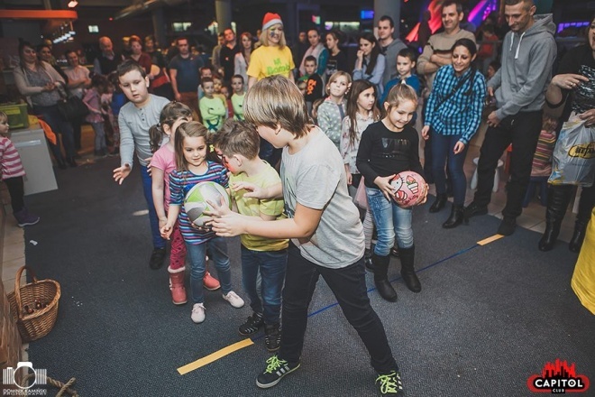 Kinder Party, Minionki i Mikołaj w Clubie Capitol [06.12.2015] - zdjęcie #176 - eOstroleka.pl