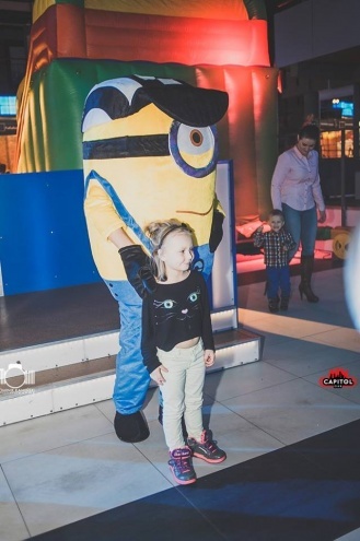 Kinder Party, Minionki i Mikołaj w Clubie Capitol [06.12.2015] - zdjęcie #155 - eOstroleka.pl