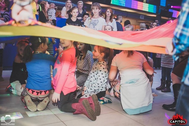 Kinder Party, Minionki i Mikołaj w Clubie Capitol [06.12.2015] - zdjęcie #152 - eOstroleka.pl