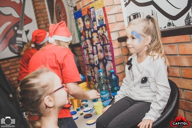 Kinder Party, Minionki i Mikołaj w Clubie Capitol [06.12.2015] - zdjęcie #140 - eOstroleka.pl