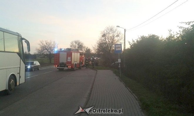 Wypadek w Czarnowcu: Do szpitala trafiła jedna osoba [06.12.2015] - zdjęcie #1 - eOstroleka.pl