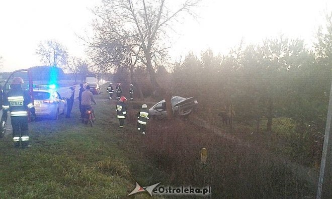 Wypadek w Czarnowcu: Do szpitala trafiła jedna osoba [06.12.2015] - zdjęcie #3 - eOstroleka.pl
