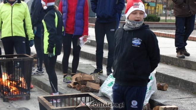 Rodzinny Bieg Mikołajkowy z MOPR-em [06.12.2015] - zdjęcie #129 - eOstroleka.pl