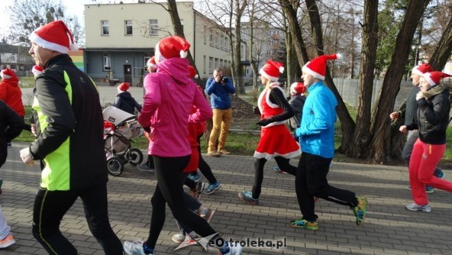 Rodzinny Bieg Mikołajkowy z MOPR-em [06.12.2015] - zdjęcie #81 - eOstroleka.pl