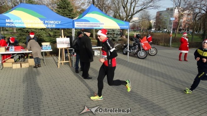 Rodzinny Bieg Mikołajkowy z MOPR-em [06.12.2015] - zdjęcie #76 - eOstroleka.pl