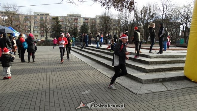 Rodzinny Bieg Mikołajkowy z MOPR-em [06.12.2015] - zdjęcie #69 - eOstroleka.pl