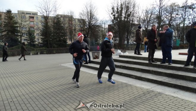 Rodzinny Bieg Mikołajkowy z MOPR-em [06.12.2015] - zdjęcie #64 - eOstroleka.pl