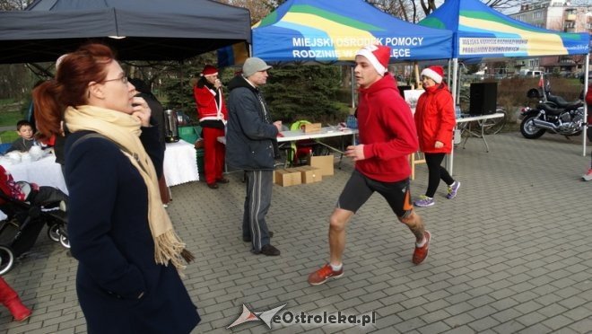 Rodzinny Bieg Mikołajkowy z MOPR-em [06.12.2015] - zdjęcie #54 - eOstroleka.pl