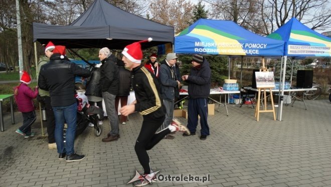 Rodzinny Bieg Mikołajkowy z MOPR-em [06.12.2015] - zdjęcie #52 - eOstroleka.pl
