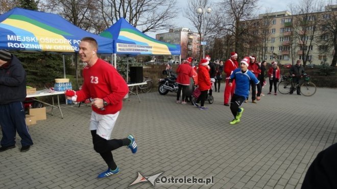Rodzinny Bieg Mikołajkowy z MOPR-em [06.12.2015] - zdjęcie #51 - eOstroleka.pl