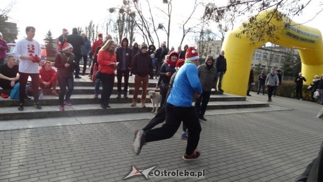 Rodzinny Bieg Mikołajkowy z MOPR-em [06.12.2015] - zdjęcie #39 - eOstroleka.pl