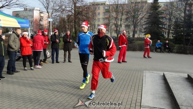 Rodzinny Bieg Mikołajkowy z MOPR-em [06.12.2015] - zdjęcie #37 - eOstroleka.pl