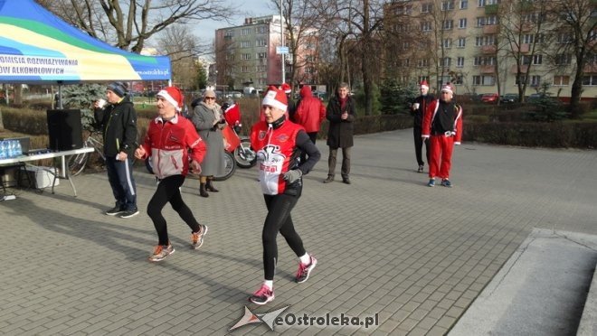 Rodzinny Bieg Mikołajkowy z MOPR-em [06.12.2015] - zdjęcie #32 - eOstroleka.pl