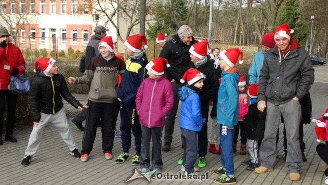 Rodzinny Bieg Mikołajkowy z MOPR-em [06.12.2015] - zdjęcie #28 - eOstroleka.pl
