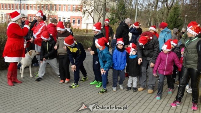Rodzinny Bieg Mikołajkowy z MOPR-em [06.12.2015] - zdjęcie #26 - eOstroleka.pl