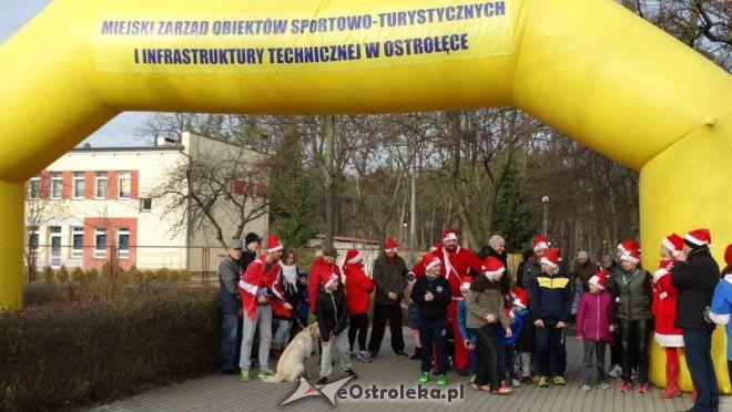 Rodzinny Bieg Mikołajkowy z MOPR-em [06.12.2015] - zdjęcie #25 - eOstroleka.pl