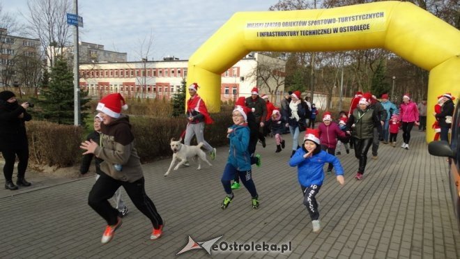 Rodzinny Bieg Mikołajkowy z MOPR-em [06.12.2015] - zdjęcie #23 - eOstroleka.pl