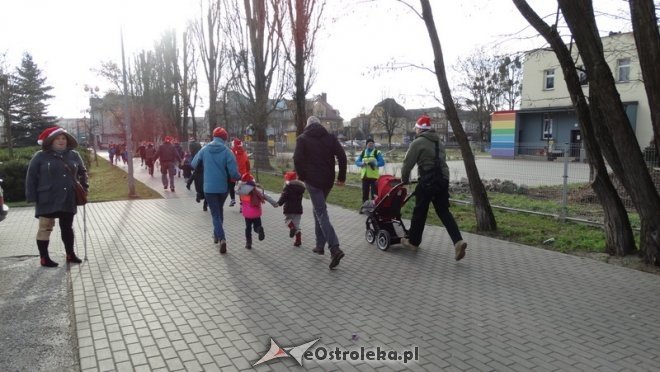 Rodzinny Bieg Mikołajkowy z MOPR-em [06.12.2015] - zdjęcie #22 - eOstroleka.pl