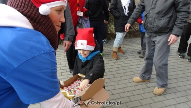 Rodzinny Bieg Mikołajkowy z MOPR-em [06.12.2015] - zdjęcie #16 - eOstroleka.pl