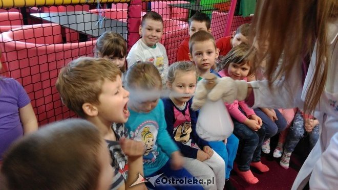 Mikołajkowa wycieczka uczniów z Kunina [07.12.2015] - zdjęcie #5 - eOstroleka.pl