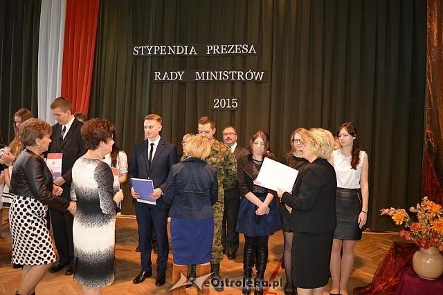 Ostrołęka: Stypendia Prezesa Rady Ministrów rozdane [07.12.2015] - zdjęcie #15 - eOstroleka.pl