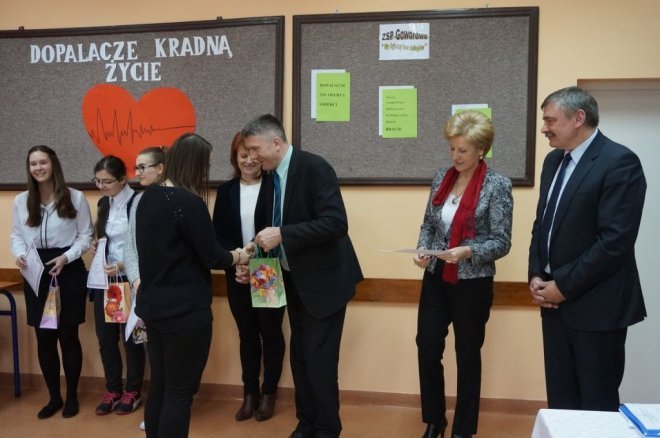„Jak żyć długo i zdrowo bez dopalaczy” - konkurs profilaktyczny w goworowskiej szkole [07.12.2015] - zdjęcie #7 - eOstroleka.pl