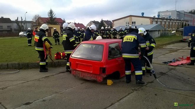 Strażacy ochotnicy z powiatu ostrołęckiego przeszkoleni [08.12.2015] - zdjęcie #8 - eOstroleka.pl