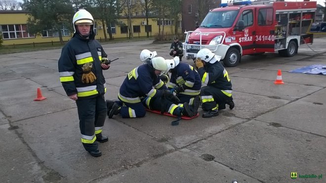 Strażacy ochotnicy z powiatu ostrołęckiego przeszkoleni [08.12.2015] - zdjęcie #17 - eOstroleka.pl