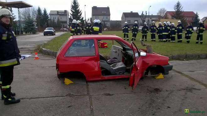 Strażacy ochotnicy z powiatu ostrołęckiego przeszkoleni [08.12.2015] - zdjęcie #18 - eOstroleka.pl