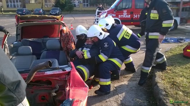 Strażacy ochotnicy z powiatu ostrołęckiego przeszkoleni [08.12.2015] - zdjęcie #30 - eOstroleka.pl