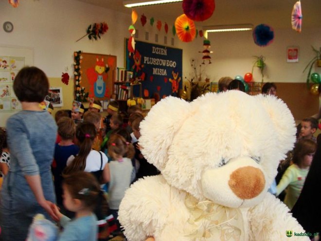 Światowy Dzień Pluszowego Misia w Przedszkolu w Dylewie [09.12.2015] - zdjęcie #22 - eOstroleka.pl