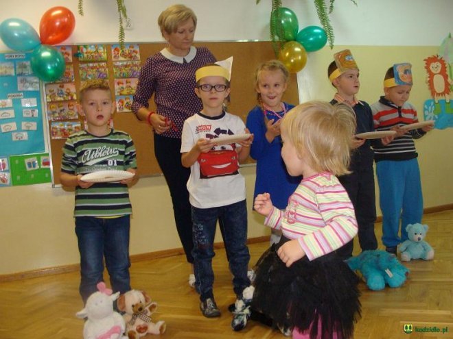 Światowy Dzień Pluszowego Misia w Przedszkolu w Dylewie [09.12.2015] - zdjęcie #32 - eOstroleka.pl