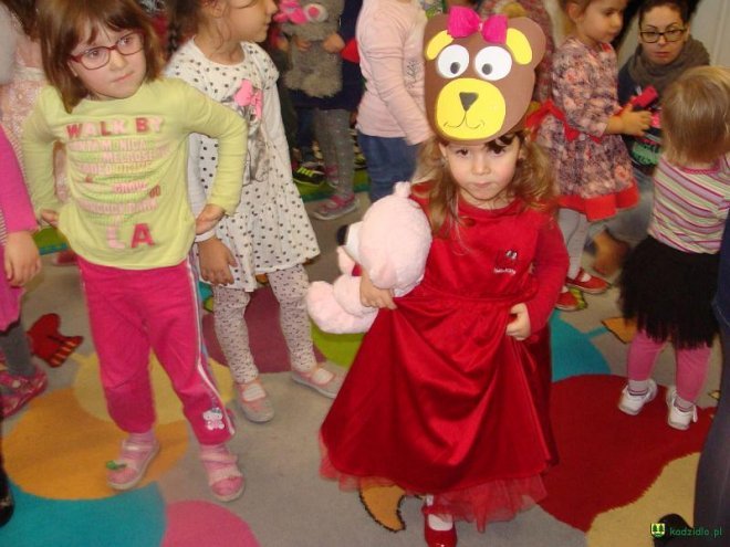 Światowy Dzień Pluszowego Misia w Przedszkolu w Dylewie [09.12.2015] - zdjęcie #34 - eOstroleka.pl