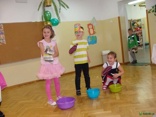 Światowy Dzień Pluszowego Misia w Przedszkolu w Dylewie [09.12.2015] - zdjęcie #25 - eOstroleka.pl