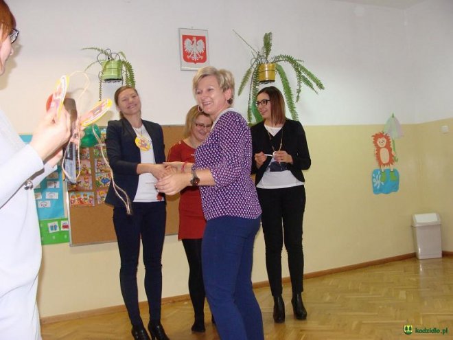 Światowy Dzień Pluszowego Misia w Przedszkolu w Dylewie [09.12.2015] - zdjęcie #60 - eOstroleka.pl